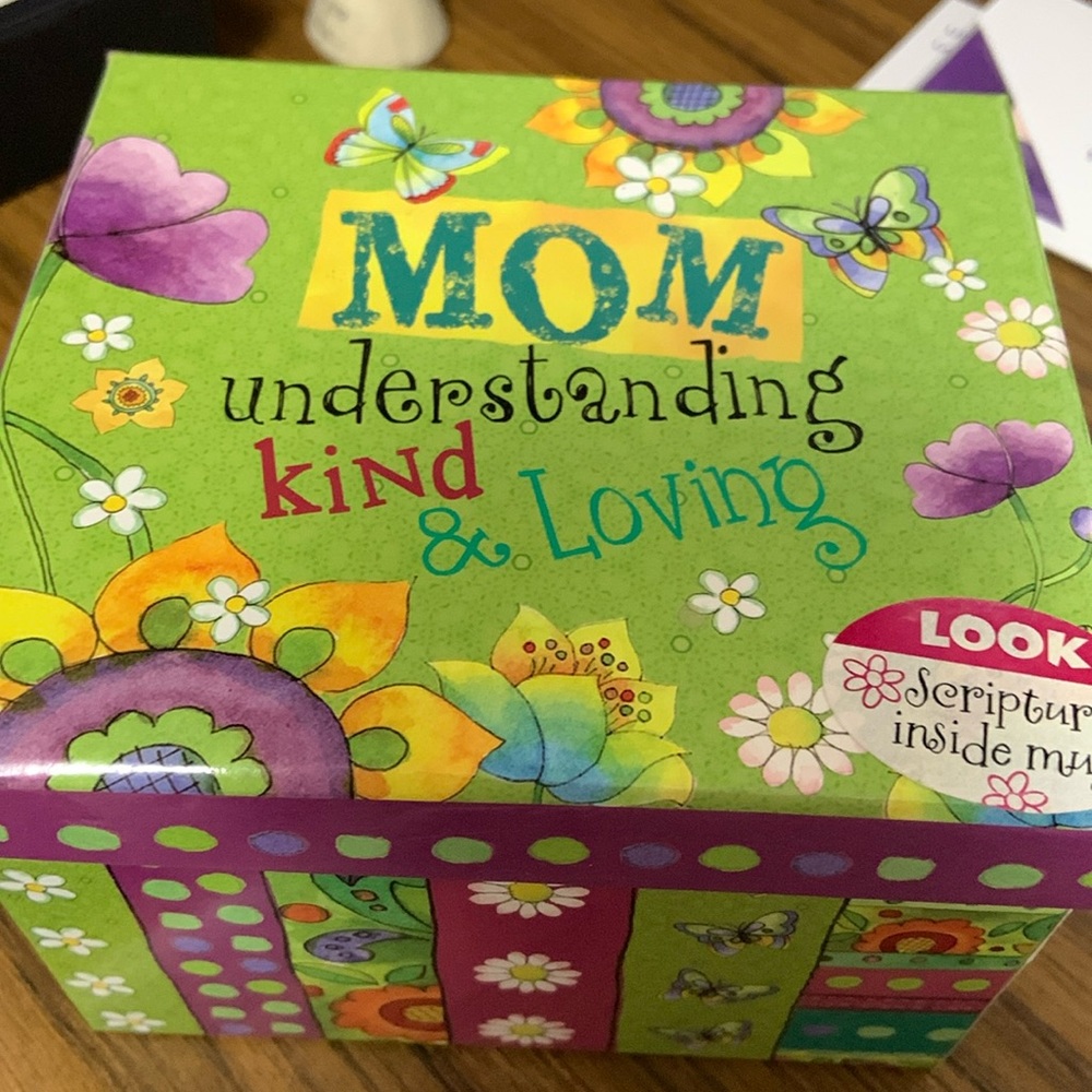 Mom Understanding , Kind,& Loving Mug